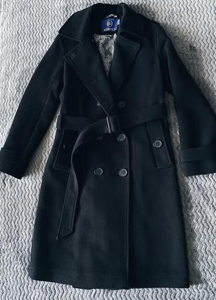 Черное шерстяное фирменное шерстяное пальто kornev