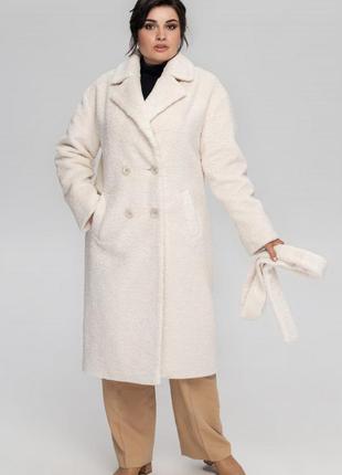 Жіноче хутрове пальто прямого силуету зі спущеним плечем6 фото