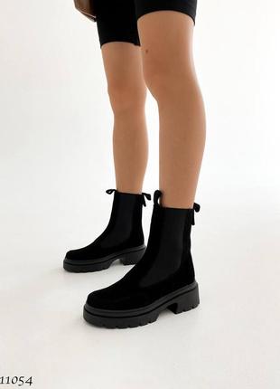 Черные натуральные замшевые зимние ботинки челси с резинками на резинках толстой подошве без молнии замша зима трендовые8 фото