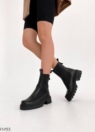 Черные натуральные кожаные зимние ботинки челси с резинками на резинках толстой подошве без молнии кожа зима трендовые7 фото