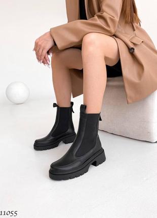 Черные натуральные кожаные зимние ботинки челси с резинками на резинках толстой подошве без молнии кожа зима трендовые5 фото