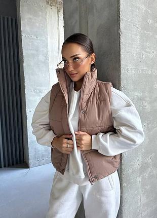 Жилетка жіноча оверсайз тепла з кишенями на блискавці якісна стильна трендова чорна бежева