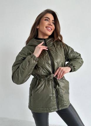 Куртка женская оверсайз на молнии с капишоном с карманами с поясом качественная стильная теплая хаки6 фото