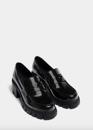 Шкіряні лофери на підборах