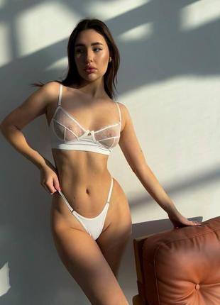 Комплект белья: бюстгальтер и трусики