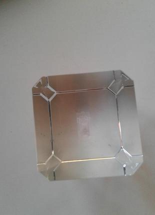 Сувенір кришталевий куб із вежею, небоскребком лазерний малюнок5 фото