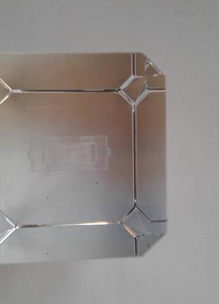 Сувенір кришталевий куб із вежею, небоскребком лазерний малюнок6 фото