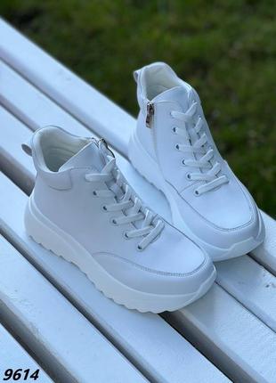 Кросівки білі натуральна шкіра демі колір білий на шнурівці3 фото