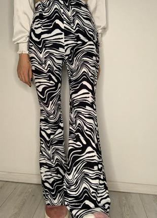 Штани кльош