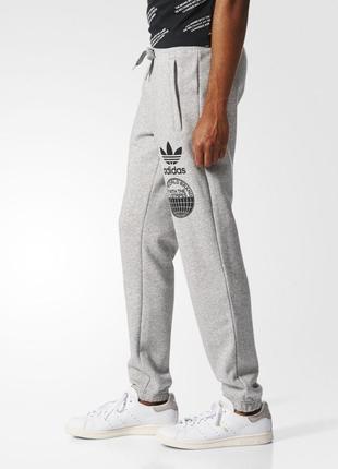 Штани чоловічі adidas street graph bp89342 фото