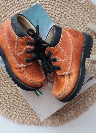 Демисезонные кожаные ботинки на малыша naturino 21 р