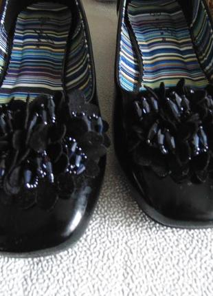 Шикарные лаковые туфельки 37р,ст 24 см.3 фото