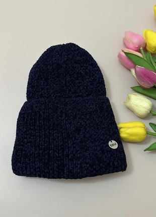 Женская зимняя велюровая шапка на флисе