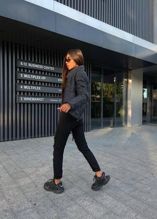 Женская стильная стеганая демисезонная осенняя куртка черная бежевая короткая7 фото