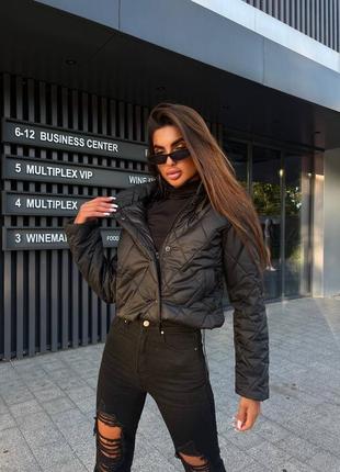 Женская стильная стеганая демисезонная осенняя куртка черная бежевая короткая4 фото