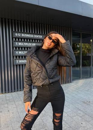 Женская стильная стеганая демисезонная осенняя куртка черная бежевая короткая5 фото