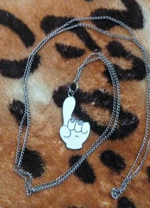 Кулон на довгому ланцюжку