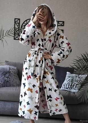 Плюшевый женский длинный халат с принтом бабочки в универсальном размере на запах с капюшоном с карманами