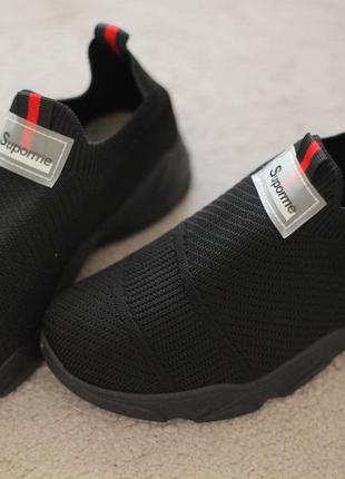 Женские кроссовки черные с трикотажным верхом на гибкой подошве 38 размер