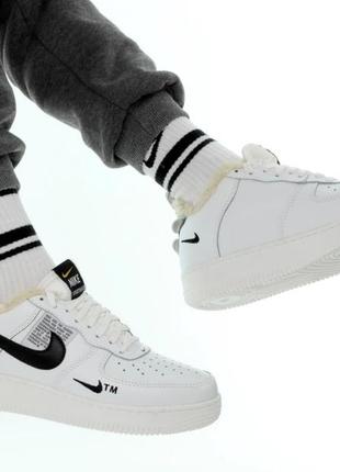 Зимние женские кроссовки nike air force 1 low white black (мех) 36-37-402 фото