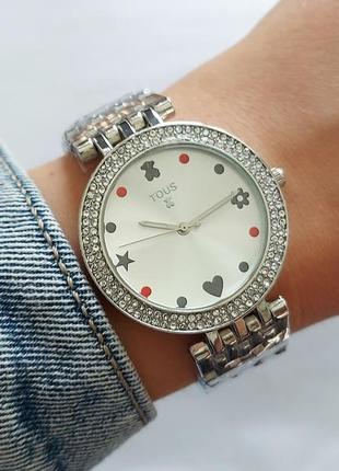 Наручний годинник жіночий в сріблястому кольорі3 фото