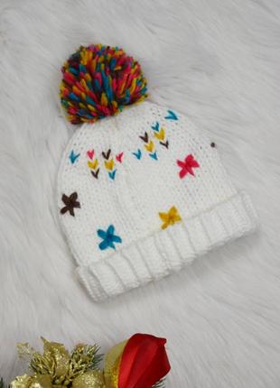 Шапка шапочка белая с помпоном разноцветным2 фото