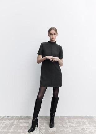 Коротка мяка сукня