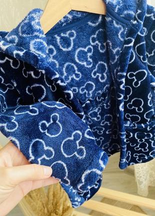 Теплый махровый халат с микки на 9-12 месяцев3 фото