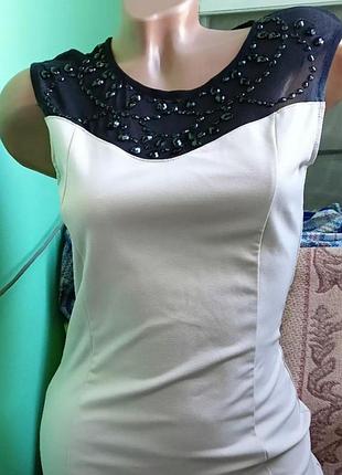 Платье мини молочного цвета