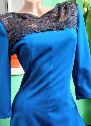 Платье с кружевом