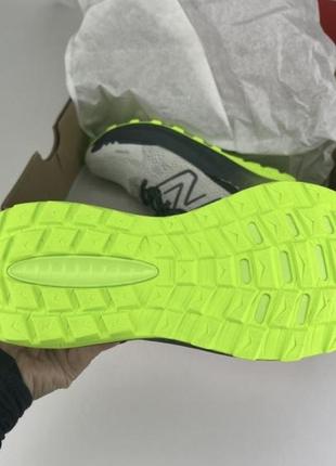 New balance mtntrlh5 кросівки сірі с зеленим, оригінальні кросівки нью беланс чоловічі для бігу6 фото