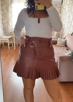 Красивая юбка из кожзама
