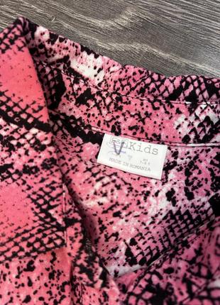 Розовая рубашка туника черные рваные джинсы 7-9 лет4 фото