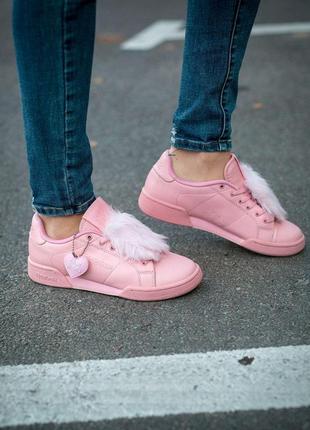 Купити Рожеві жіночі кросівки reebok — недорого в каталозі Кросівки на Шафі  | Київ та Україна