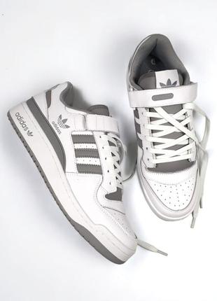 Кроссовки adidas forum low •white grey•9 фото