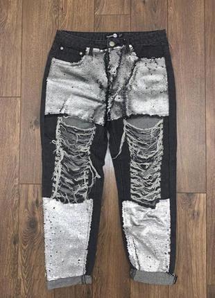 Очень крутые черные коттоновые рваные джинсы с подворотом расшитые матовыми стальными пайетками м5 фото