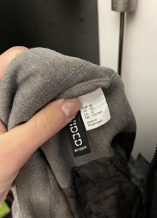 Короткий пиджак серый укороченный трендовый6 фото