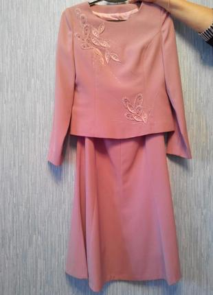 Красивый костюм сиренево-розовый, турция на размер 46/48 в идеальном состоянии1 фото