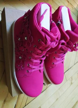 Высокие розовые яркие кожаные ботинки, кеды,хайтопы ugg4 фото