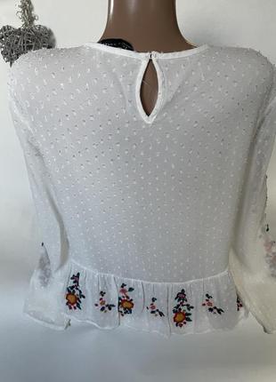 Шикарная блуза с вышивкой zara