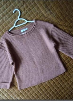 Свитер, укороченная модельразмер 44-46,плечи 57 см, длина рукава 34 см, длина 52 см.