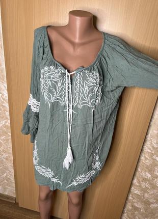 Мятная блуза с вышивкой