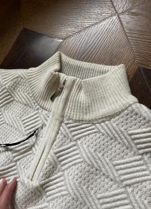 Молочный мужской свитер с замком6 фото