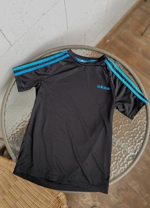 Футболка adidas 8/9років