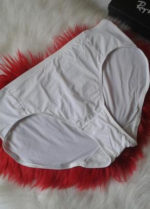 Високі білі трусики hanes