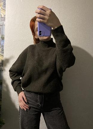 Свитер под горло кофта