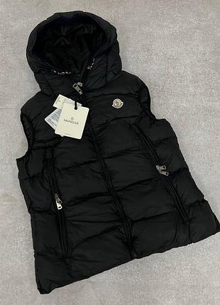 Жіноча жилетка moncler