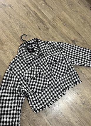 Укорочена кофта в гулину лапку