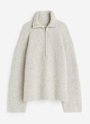 Мягкий трикотажный свитер h&amp;m в рубчик.