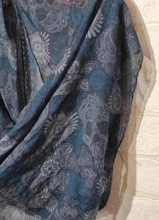 Тематичний, стильний шарф хустка, хусточок.
розмір 165х162